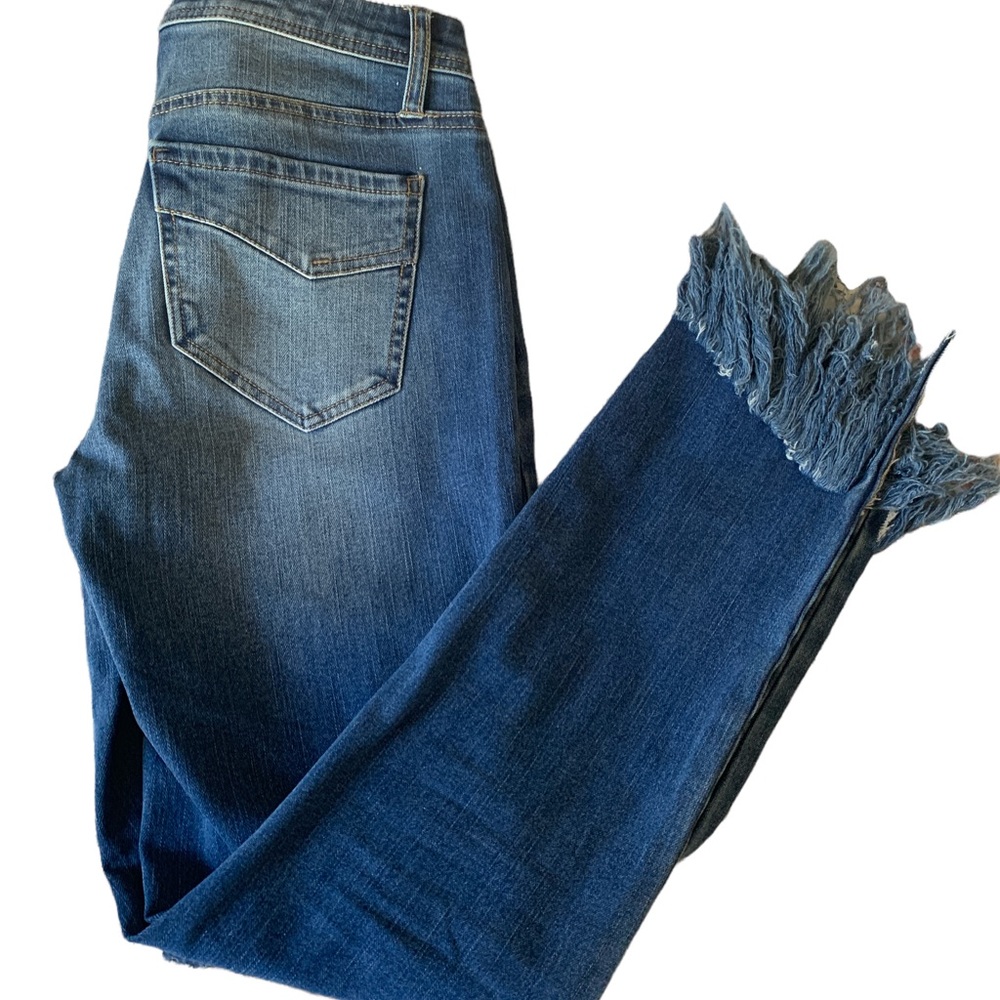 NEW Design Lab Lord & Taylor Cropped Fringe Leg Blue Jeans Woman’s Size 29